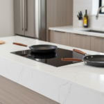 Zalety stosowania spieku kwarcowego na blatach o dużym formacie