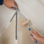 Zastosowanie taśm narożnikowych z rdzeniem metalowym przy skosach poddasza
